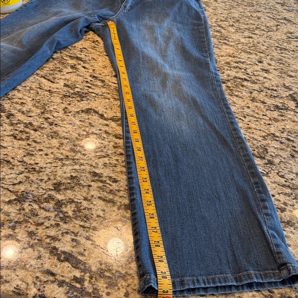 Lane Bryant Venezia Bootcut Jean Women's 14 Regular EUC - Picture 4 of 12